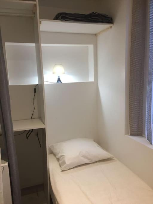 Appartement Petit Studio Fonctionnel Refait A Neuf
